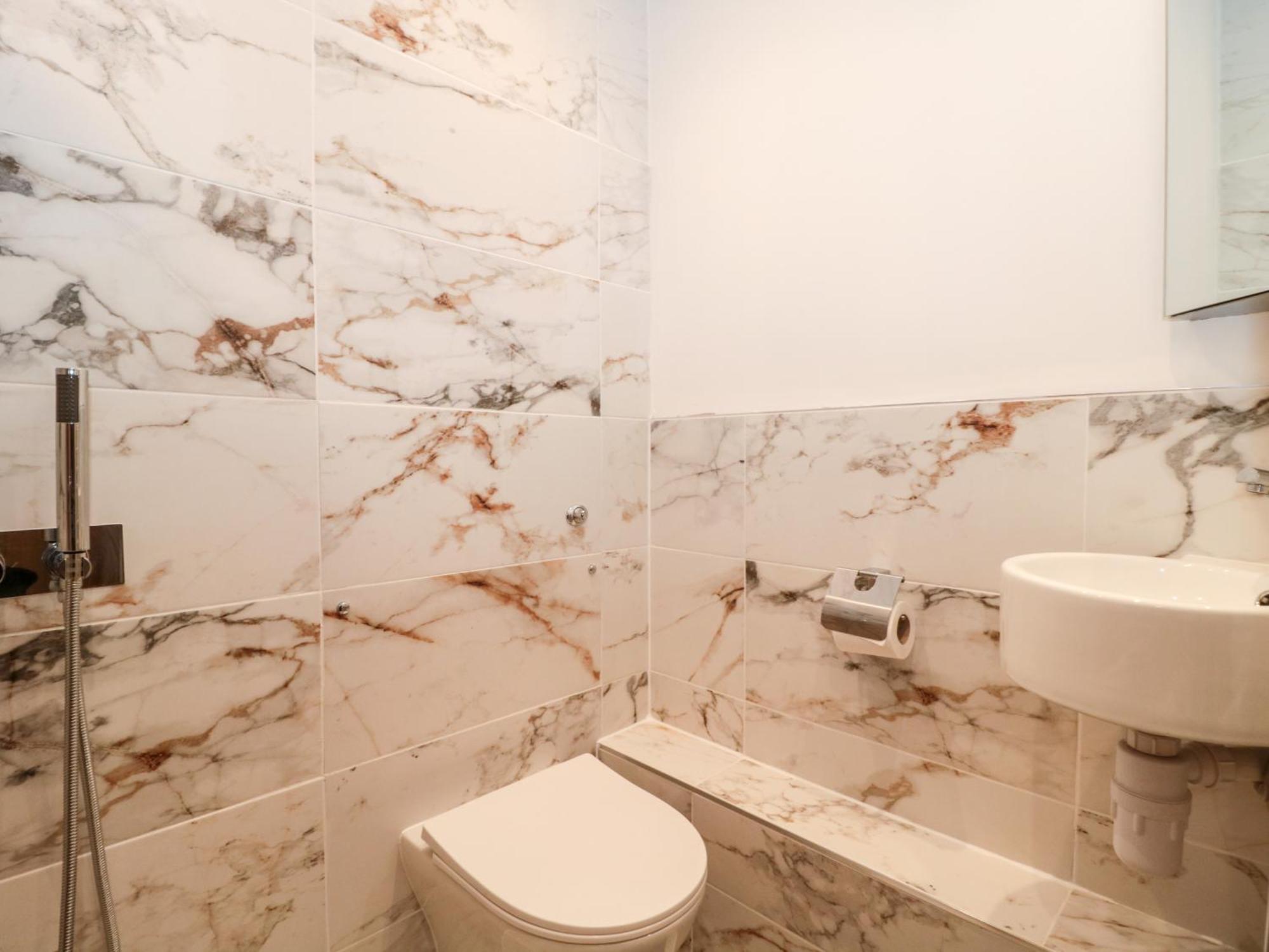 סוואנאייג' Purbeck Hotel Apartments - Flat 5 מראה חיצוני תמונה