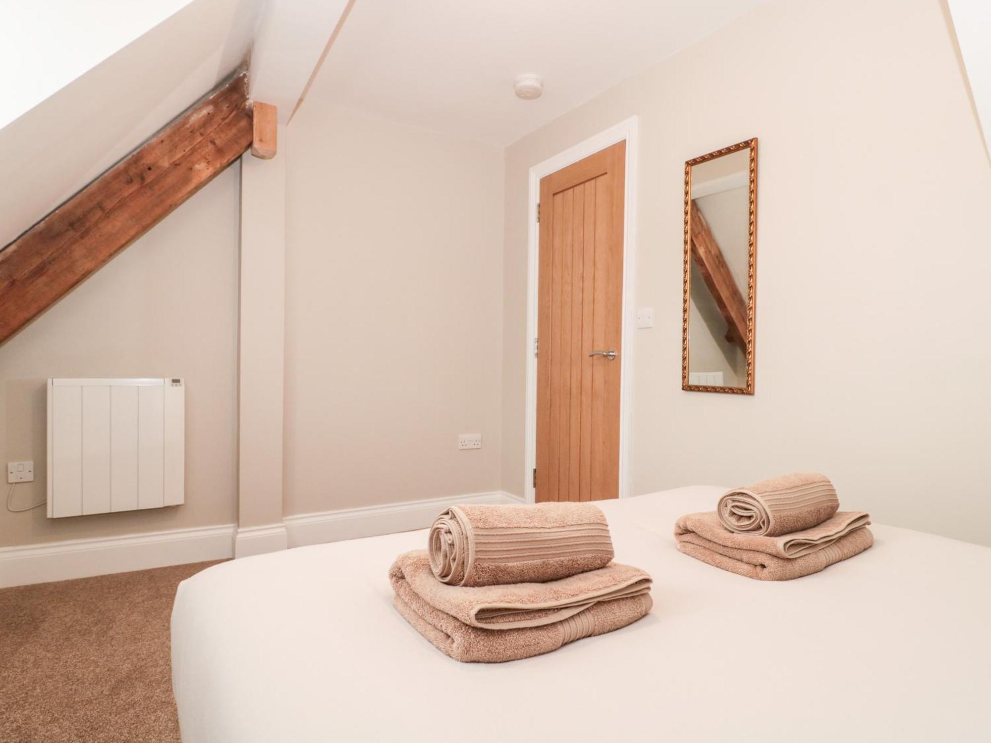 סוואנאייג' Purbeck Hotel Apartments - Flat 5 מראה חיצוני תמונה