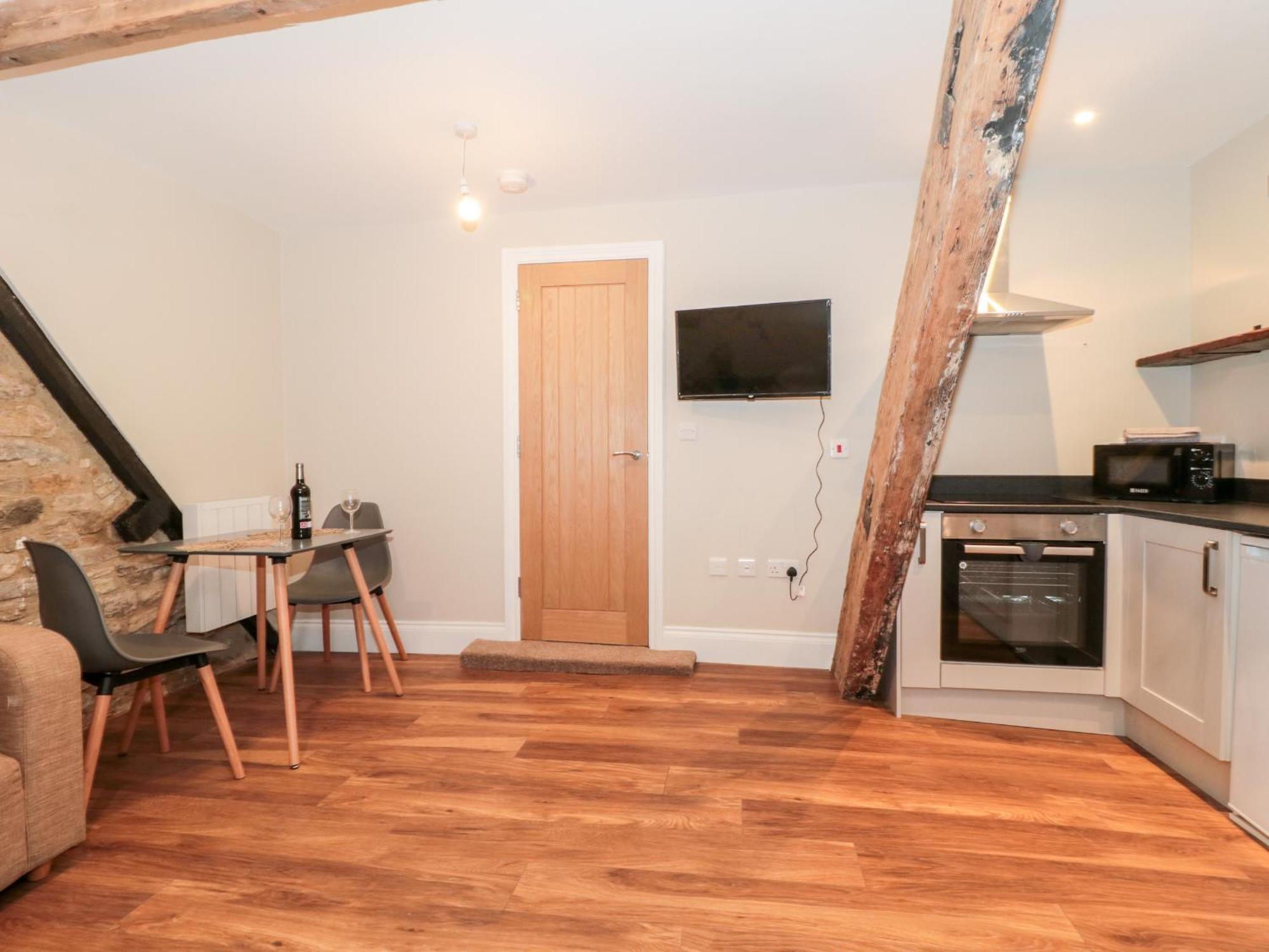 סוואנאייג' Purbeck Hotel Apartments - Flat 5 מראה חיצוני תמונה
