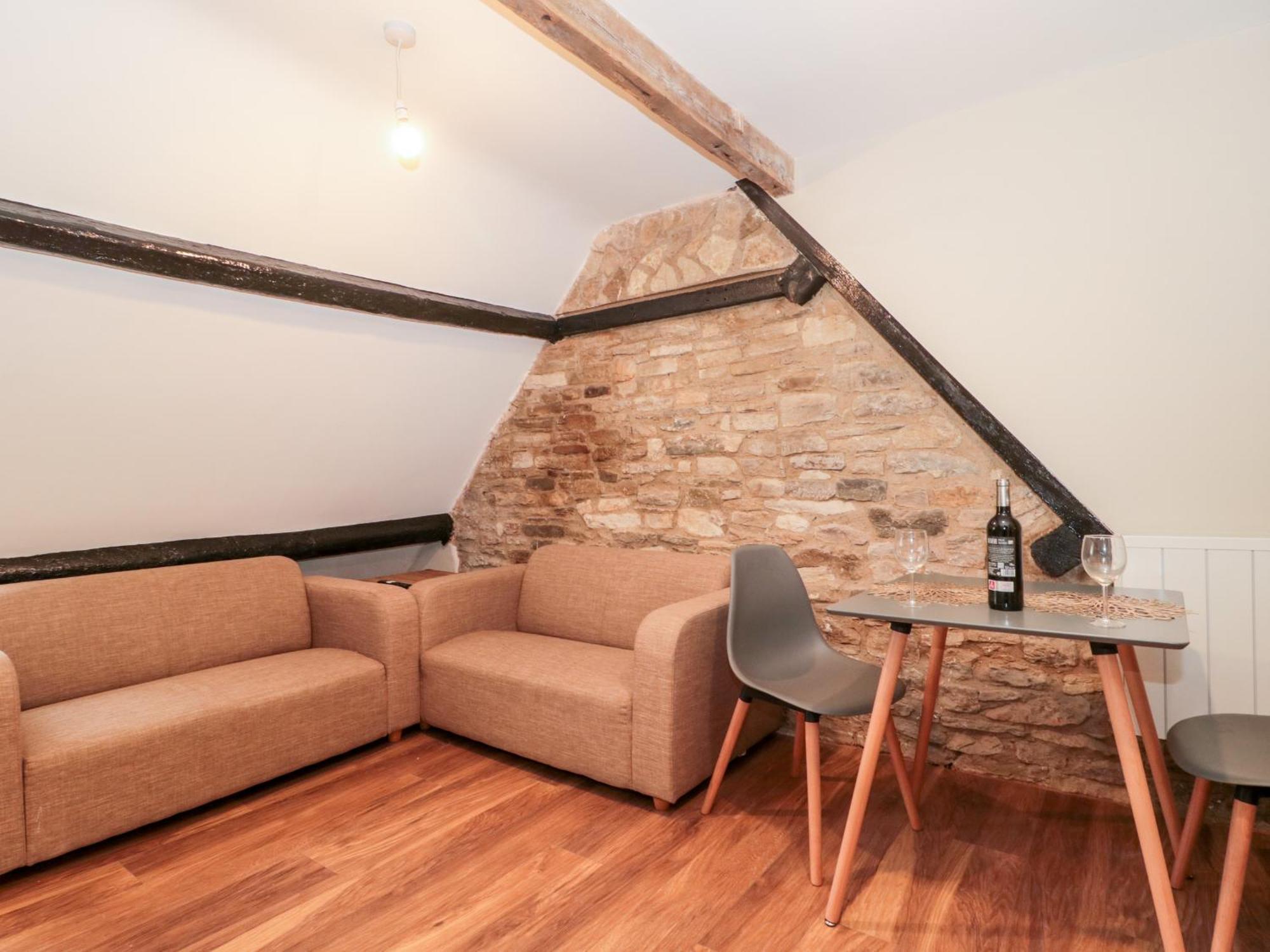 סוואנאייג' Purbeck Hotel Apartments - Flat 5 מראה חיצוני תמונה